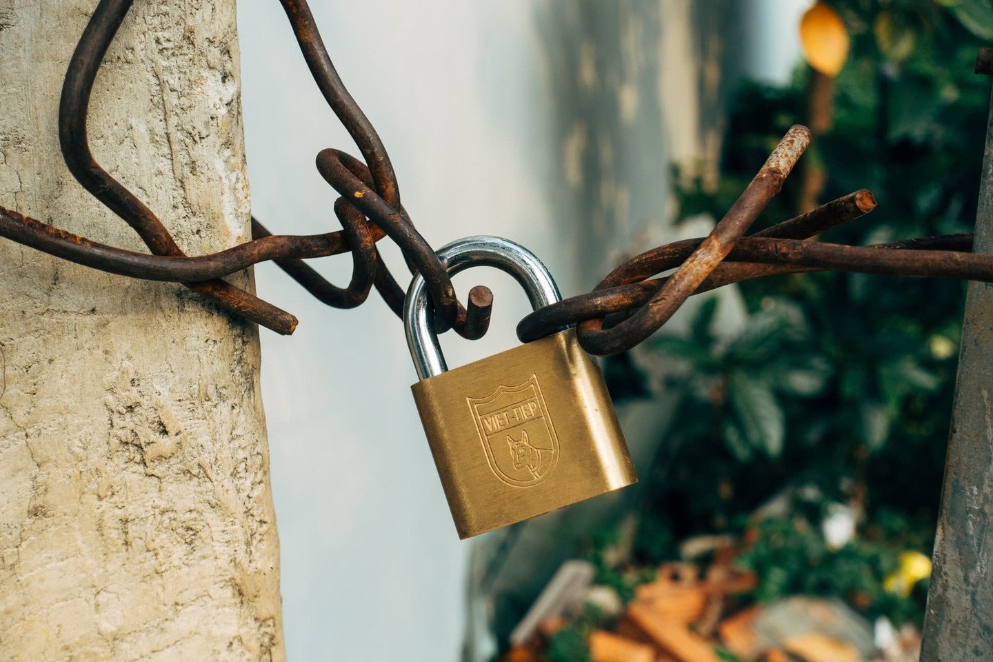 wire and padlock wire and padlock